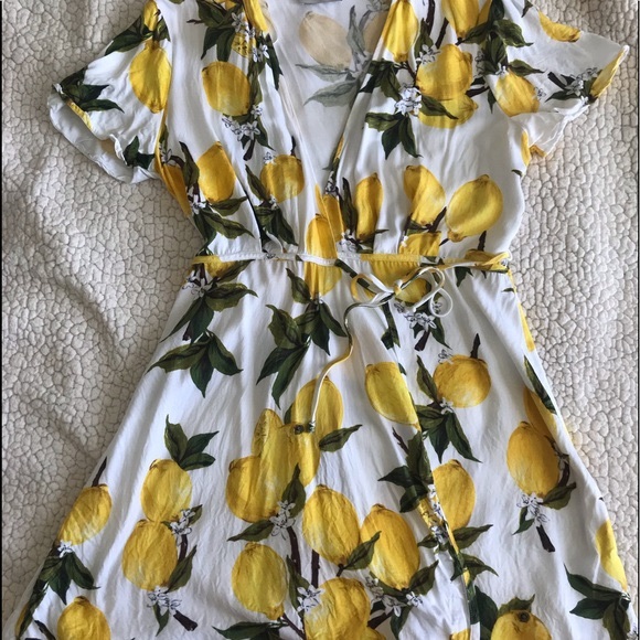 Lulus Dresses & Skirts - Lemon print wrap dress